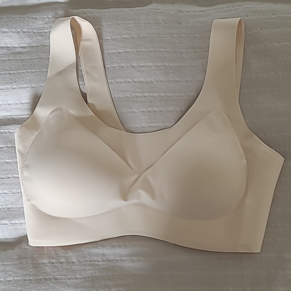 NWOT, seamless wireless everyday sleep bra, M